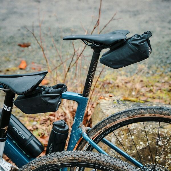 Krepšelis po balneliu Fidlock PINCLIP M +saddle base juodas