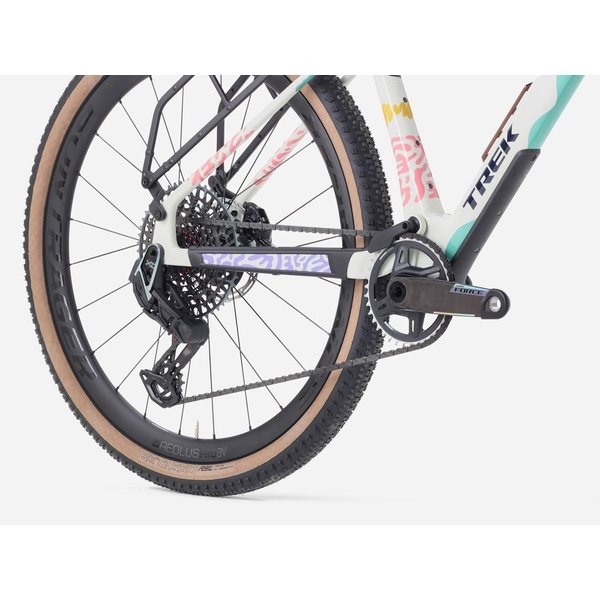 Dviratis 28" TREK Check-OUT SL 7 AXS baltas/žalias