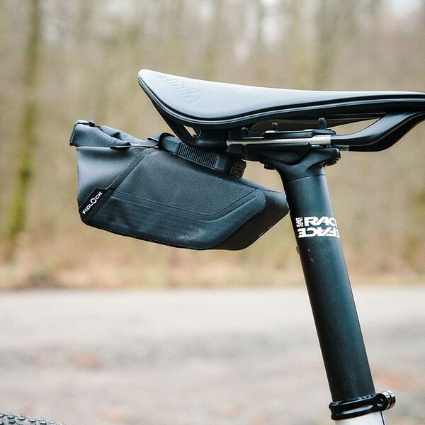 Krepšelis po balneliu Fidlock PINCLIP S +saddle base juodas